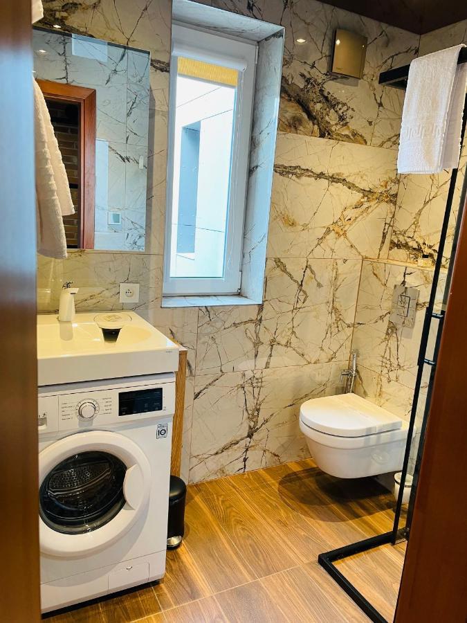 Brivibas - Stones, Free Privat Parking, Free Wifi, Self Check-in Lägenhet Riga