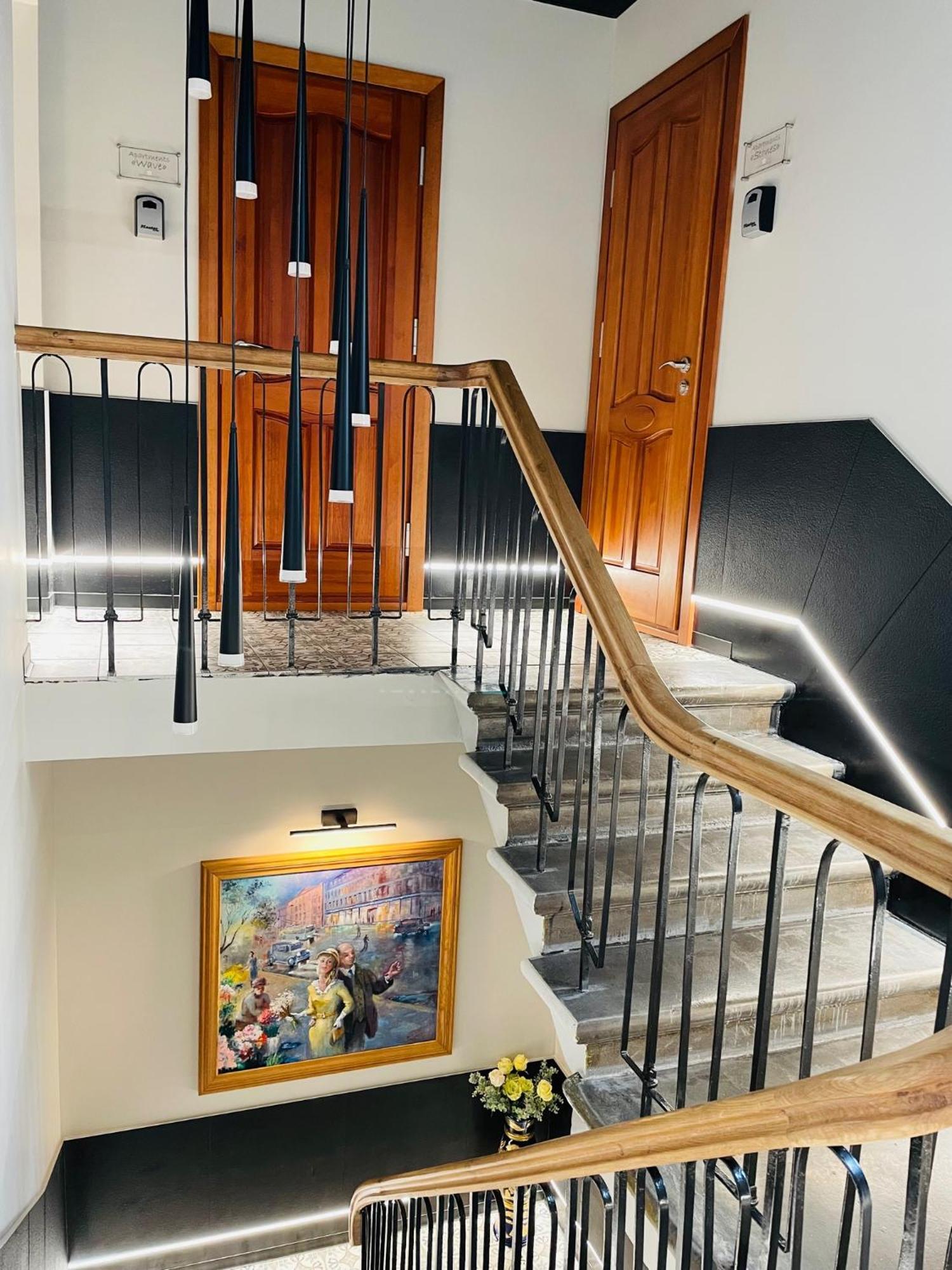 Brivibas - Stones, Free Privat Parking, Free Wifi, Self Check-in Appartement