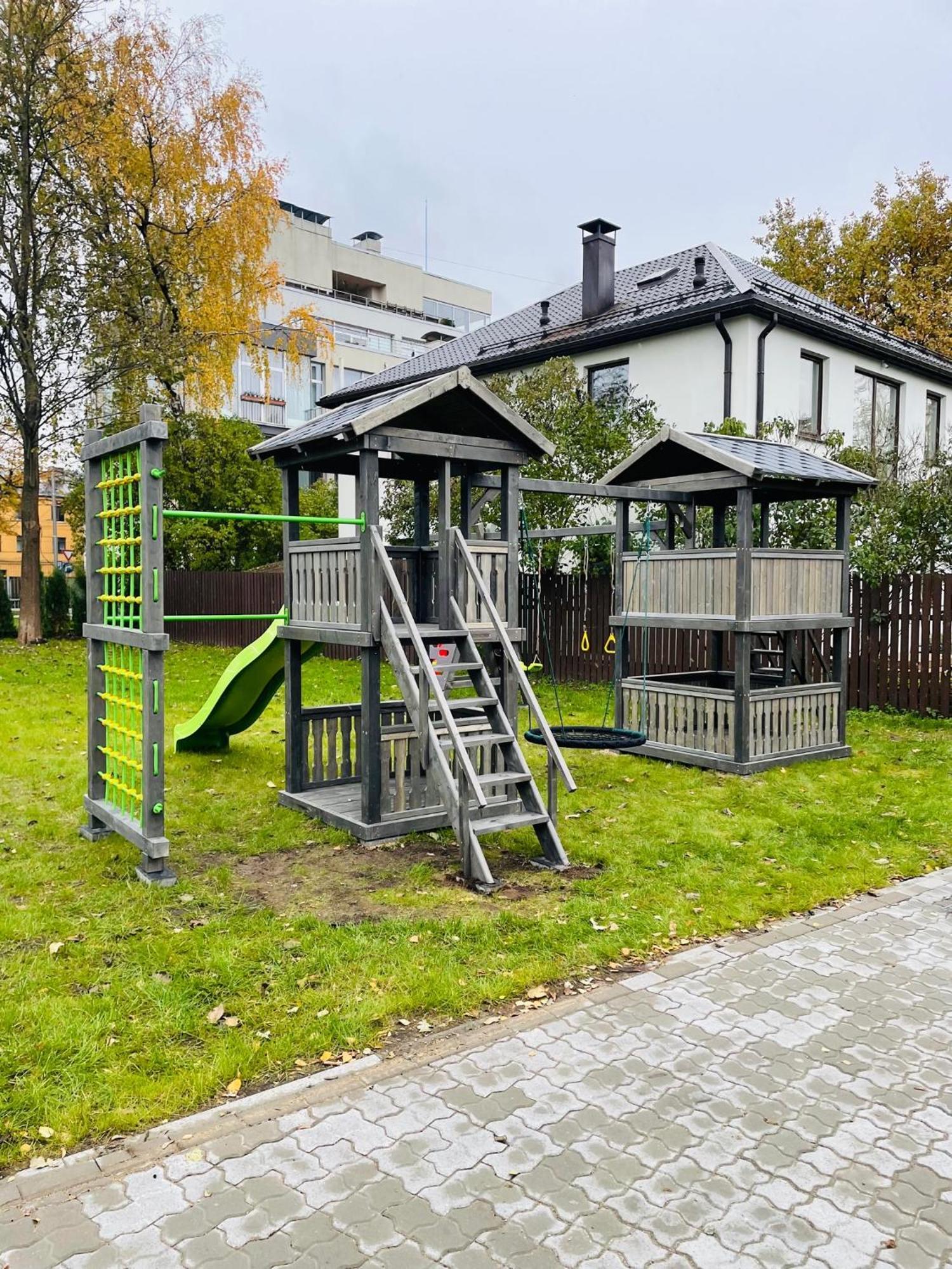 Brivibas - Stones, Free Privat Parking, Free Wifi, Self Check-in Appartement